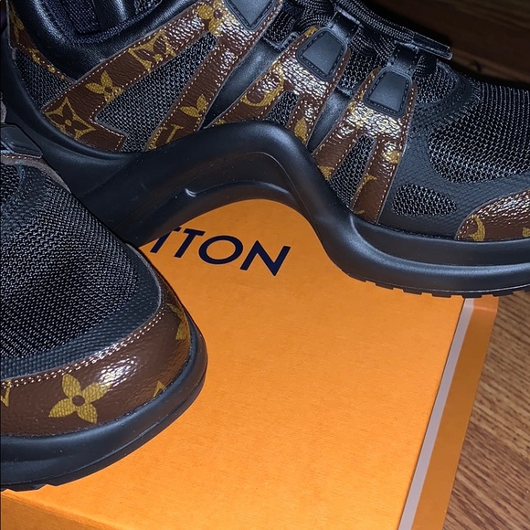 Louis Vuitton sneakers - Picture 4 of 8